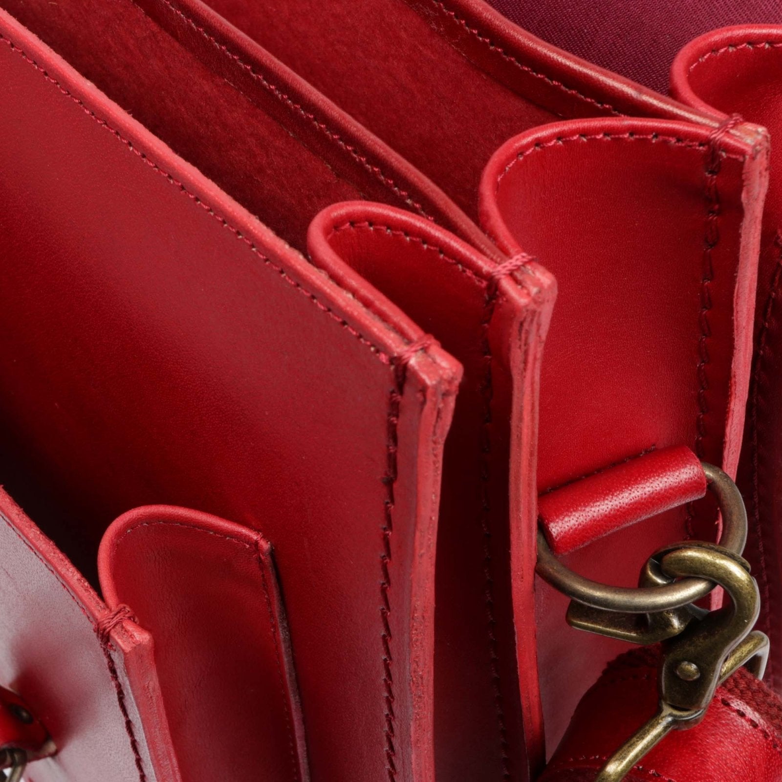 Scholar III vegetable-tanned leather satchel - Freestyle SA Proudly local leather boots veldskoens vellies leather shoes suede veldskoens