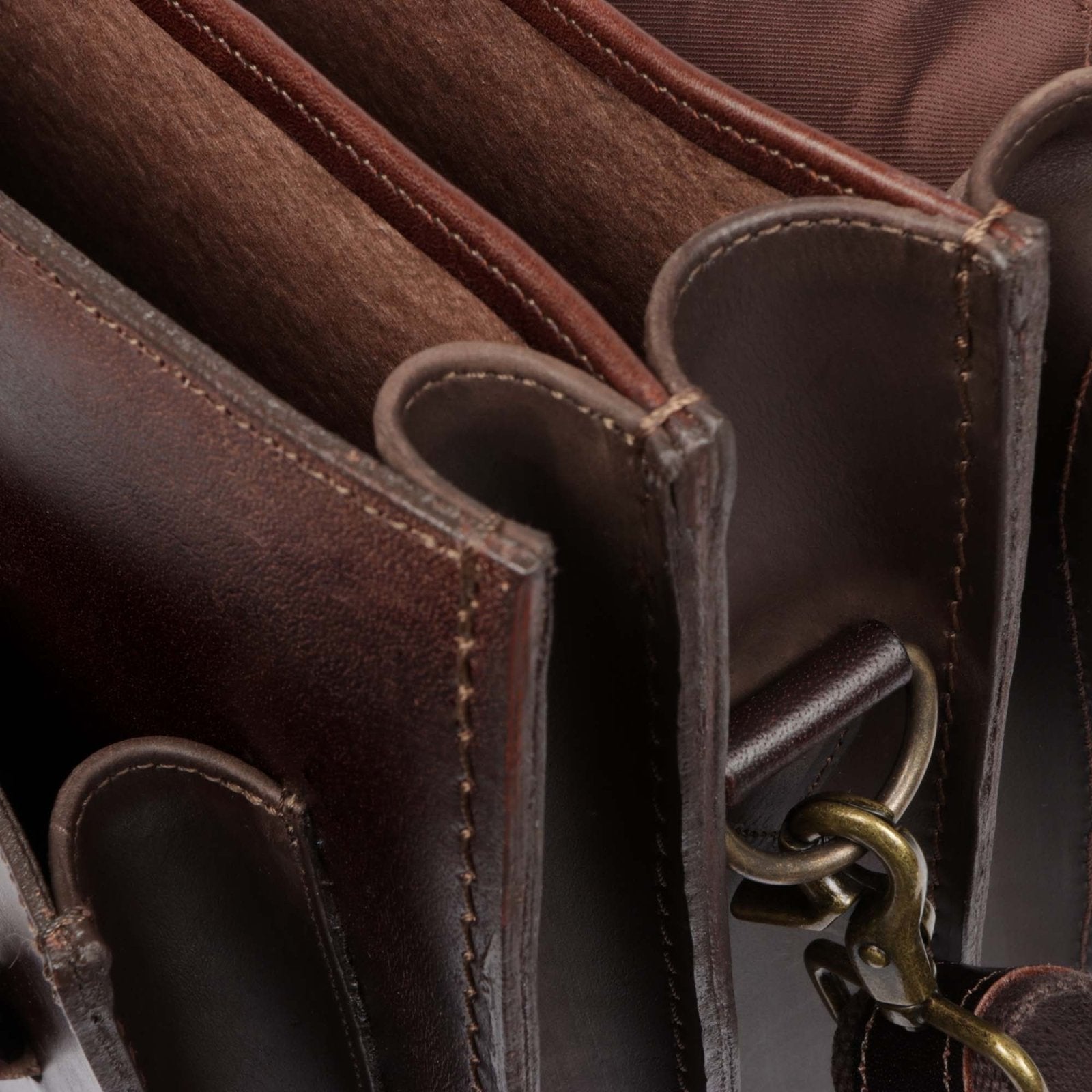 Scholar III vegetable-tanned leather satchel - Freestyle SA Proudly local leather boots veldskoens vellies leather shoes suede veldskoens