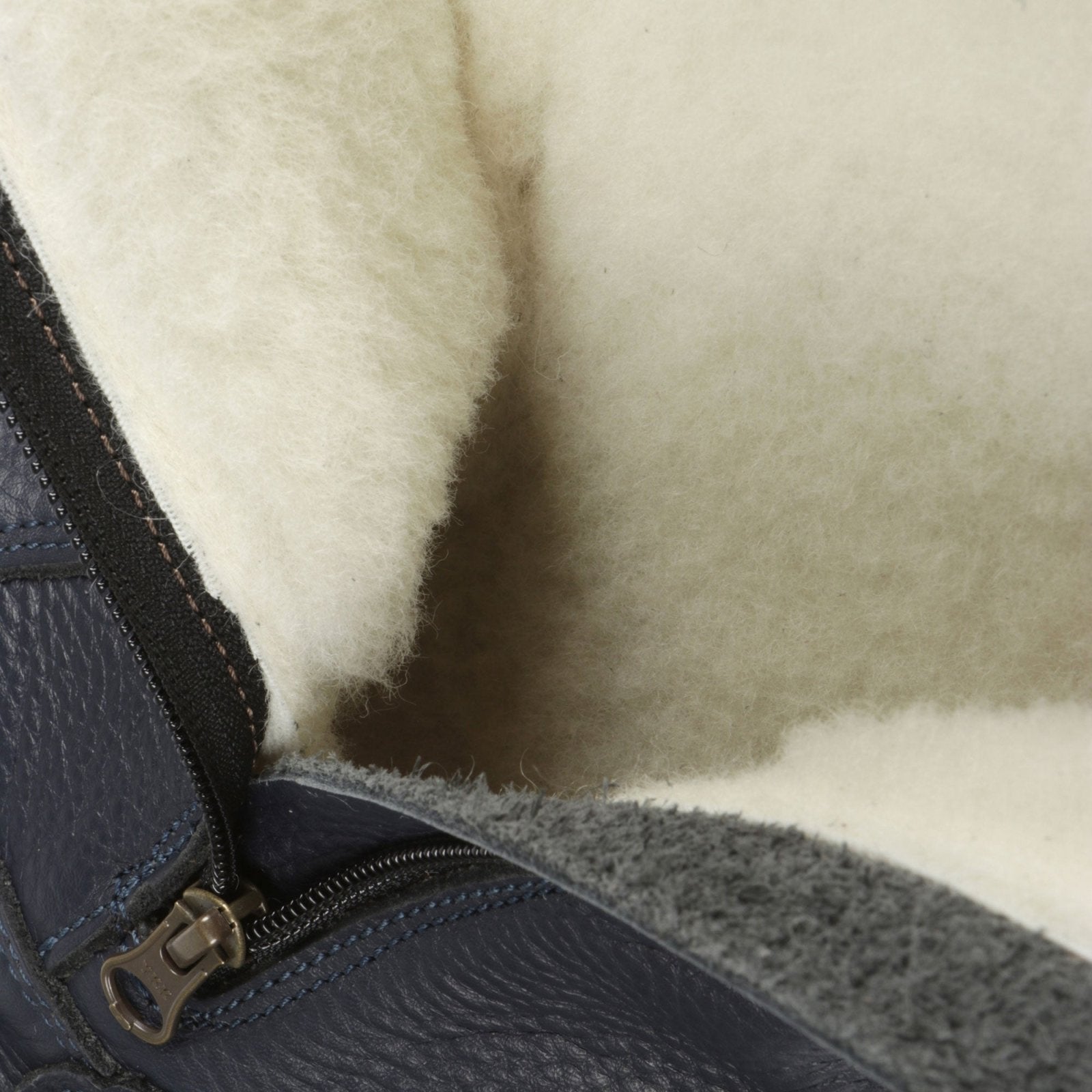 Eskimo 100% wool - lined ladies premium leather boot - Freestyle SA Proudly local leather boots veldskoens vellies leather shoes suede veldskoens